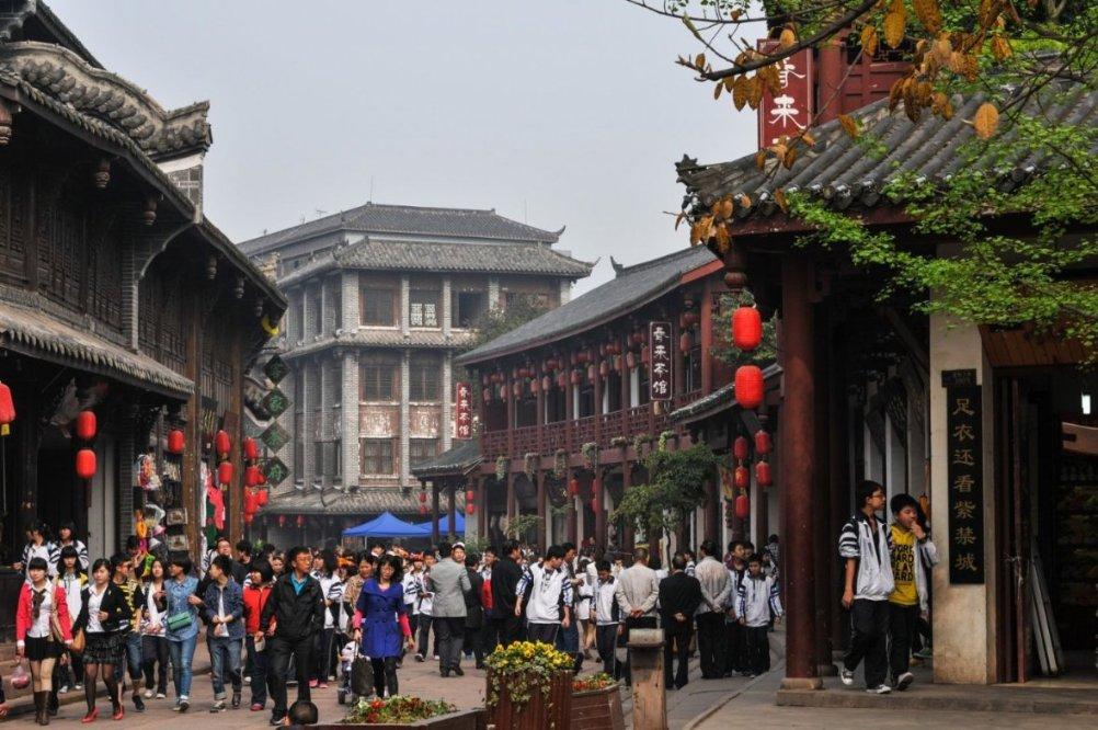跑车炸街违法吗？