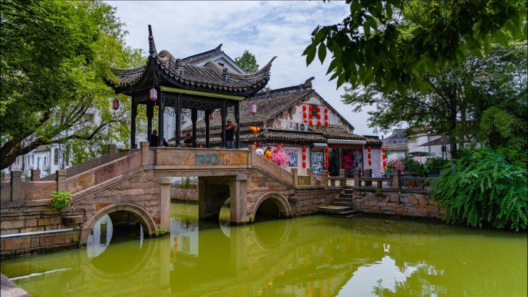 逃出上锁的现代房间2